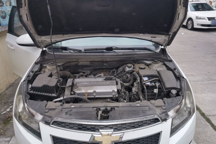 Used Chevrolet Cruze 2014 1.6L SL Millionth Anniversary Edition MT Engine Bay
