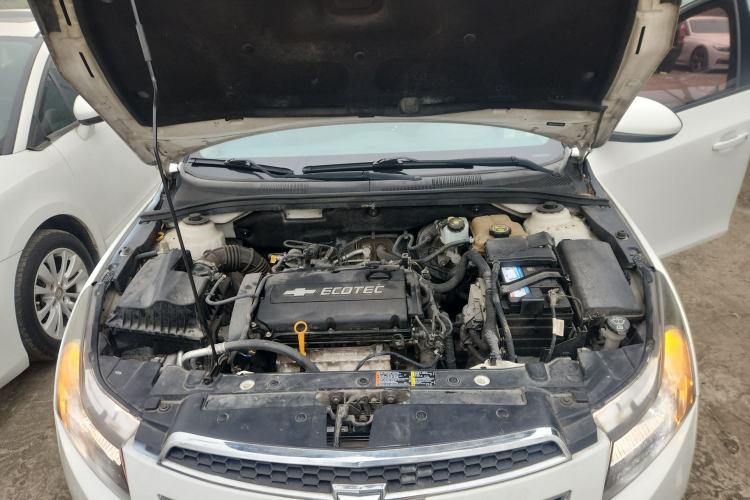 Used Chevrolet Cruze 2014 1.6L SL Millionth Anniversary Edition MT Engine Bay