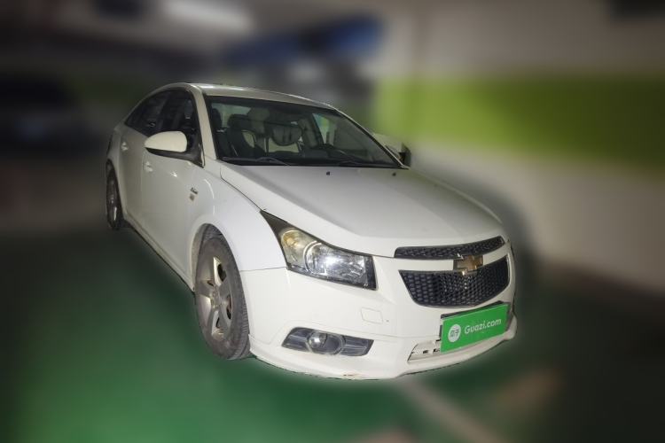 Used Chevrolet Cruze 2014 1.6L SL Millionth Anniversary Edition MT Front Right 45 Deg