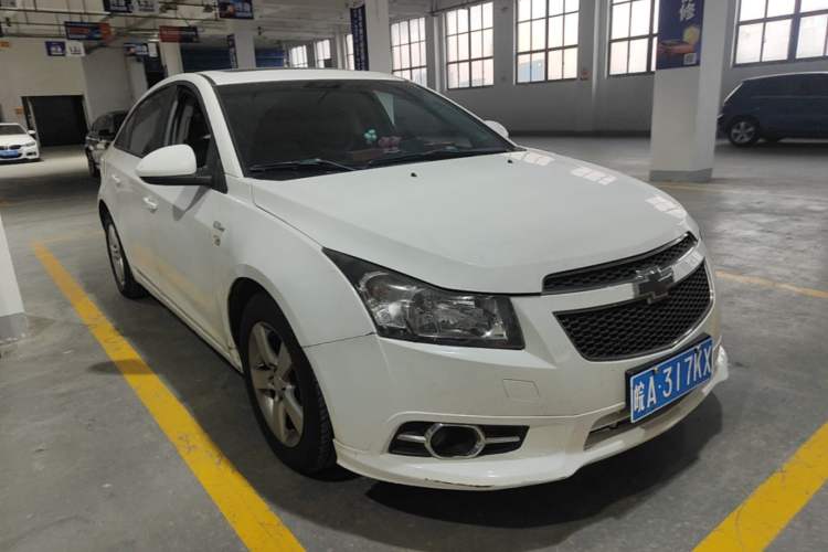 Used Chevrolet Cruze 2014 1.6L SL Millionth Anniversary Edition AT Front Right 45 Deg