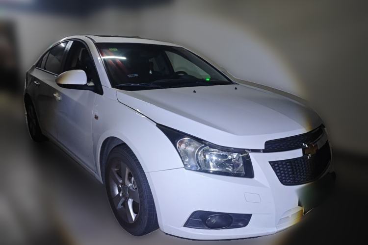 Used Chevrolet Cruze 2014 1.6L SL Millionth Anniversary Edition AT Front Right 45 Deg