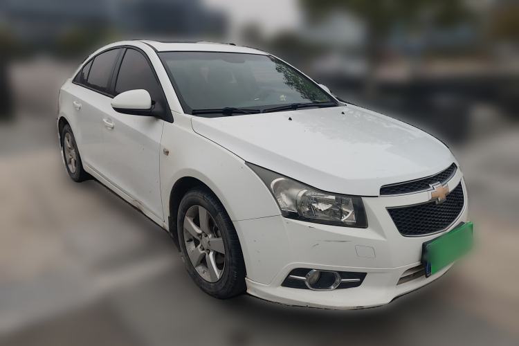 Used Chevrolet Cruze 2014 1.6L SL Millionth Anniversary Edition MT Front Right 45 Deg