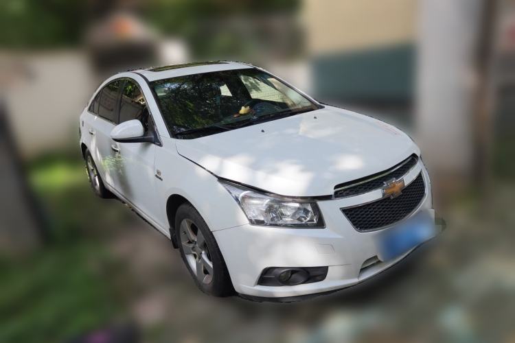 Used Chevrolet Cruze 2014 1.6L SL Millionth Anniversary Edition AT Front Right 45 Deg