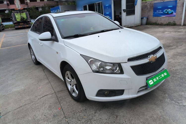 Used Chevrolet Cruze 2014 1.6L SL Millionth Anniversary Edition AT Front Right 45 Deg