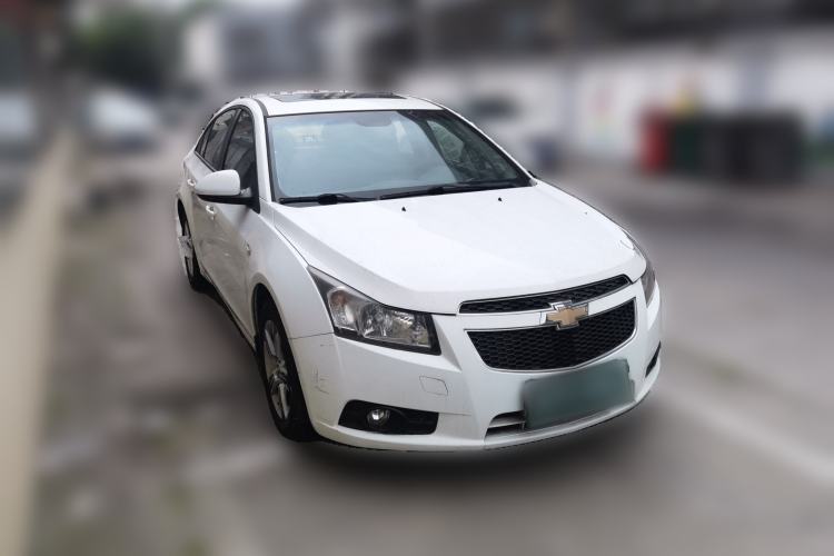 Used Chevrolet Cruze 2014 1.6L SL Millionth Anniversary Edition MT Front Right 45 Deg