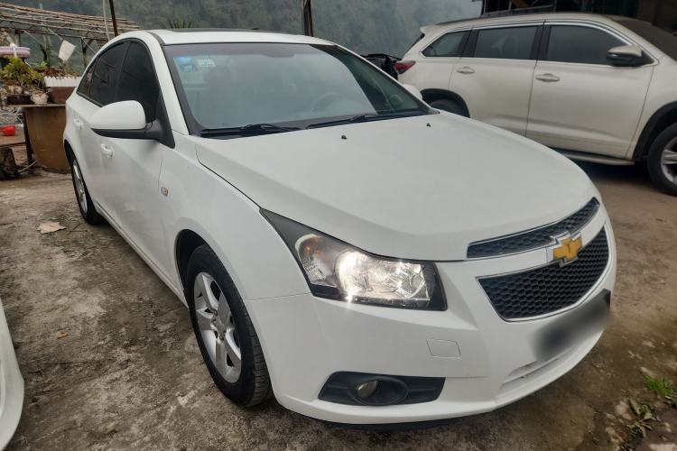 Used Chevrolet Cruze 2014 1.6L SL Millionth Anniversary Edition MT Front Right 45 Deg