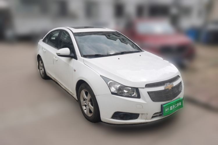 Used Chevrolet Cruze 2014 1.6L SL Millionth Anniversary Edition MT Front Right 45 Deg