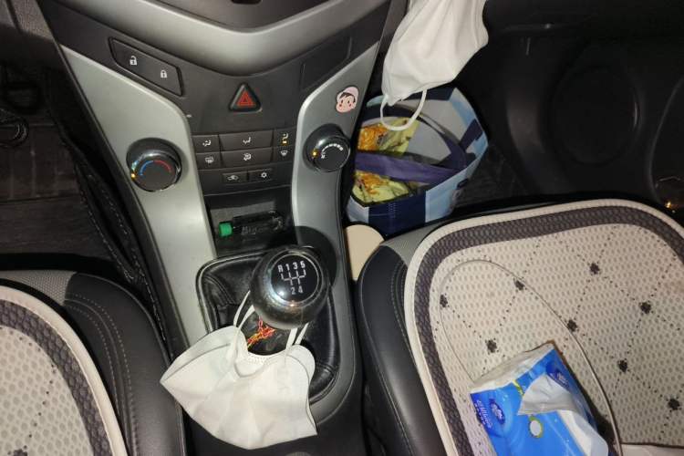 Used Chevrolet Cruze 2014 1.6L SL Millionth Anniversary Edition MT Gear Lever