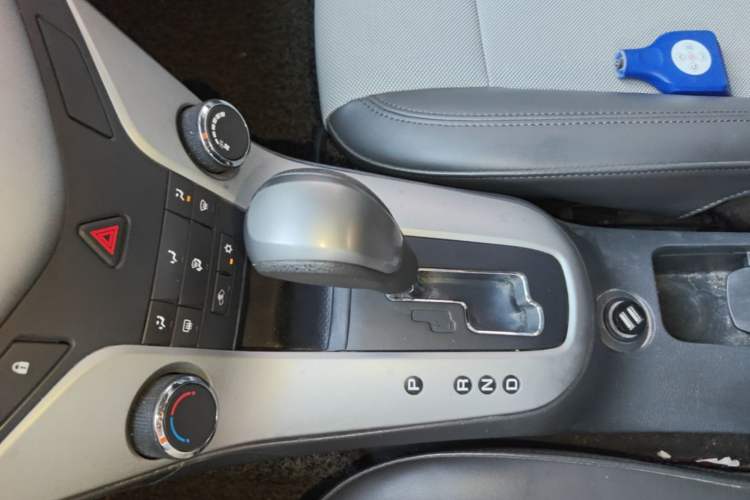 Used Chevrolet Cruze 2014 1.6L SL Millionth Anniversary Edition AT Gear Lever