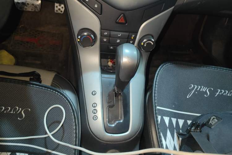 Used Chevrolet Cruze 2014 1.6L SL Millionth Anniversary Edition AT Gear Lever
