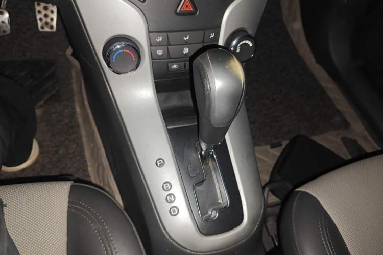 Used Chevrolet Cruze 2014 1.6L SL Millionth Anniversary Edition AT Gear Lever