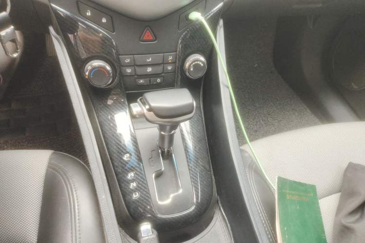 Used Chevrolet Cruze 2014 1.6L SL Millionth Anniversary Edition AT Gear Lever