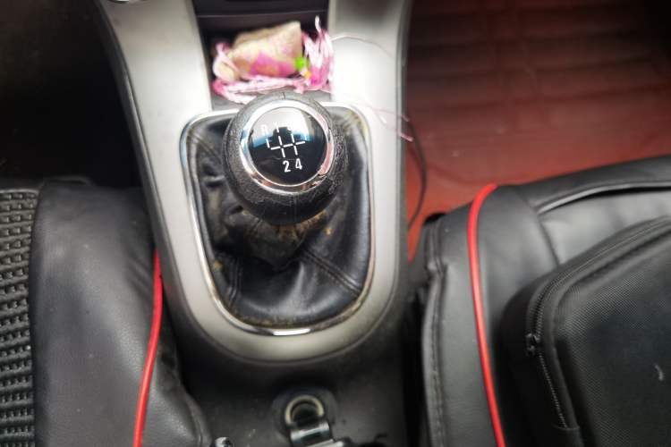 Used Chevrolet Cruze 2014 1.6L SL Millionth Anniversary Edition MT Gear Lever