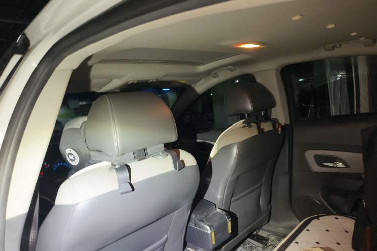 Used Chevrolet Cruze 2014 1.6L SL Millionth Anniversary Edition MT Headliner