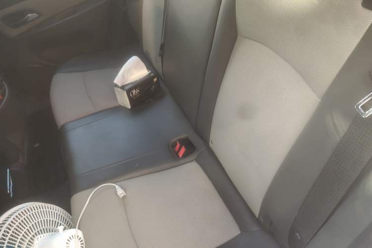 Used Chevrolet Cruze 2014 1.6L SL Millionth Anniversary Edition AT Interior 4