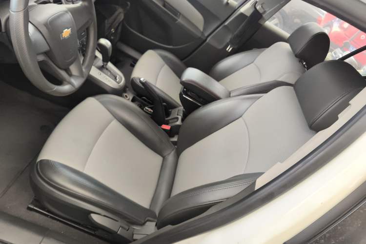 Used Chevrolet Cruze 2014 1.6L SL Millionth Anniversary Edition AT Left Front Seat