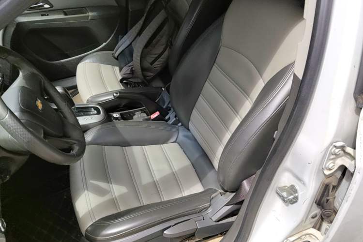 Used Chevrolet Cruze 2014 1.6L SL Millionth Anniversary Edition AT Left Front Seat