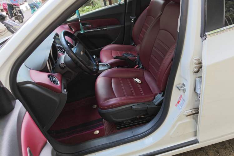 Used Chevrolet Cruze 2014 1.6L SL Millionth Anniversary Edition AT Left Front Seat