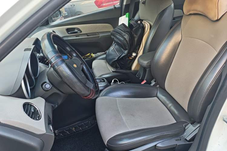 Used Chevrolet Cruze 2014 1.6L SL Millionth Anniversary Edition AT Left Front Seat