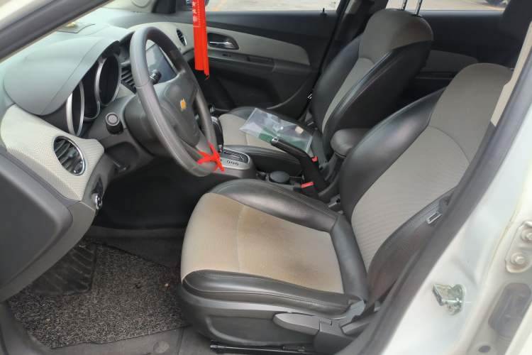 Used Chevrolet Cruze 2014 1.6L SL Millionth Anniversary Edition AT Left Front Seat