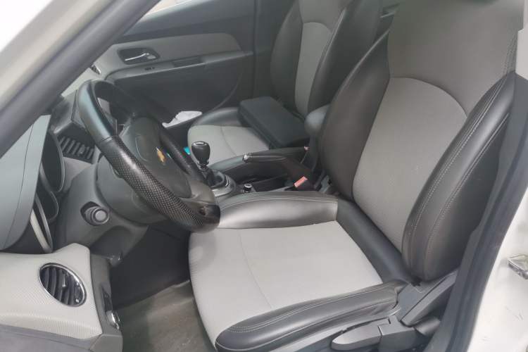 Used Chevrolet Cruze 2014 1.6L SL Millionth Anniversary Edition MT Left Front Seat