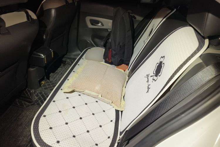 Used Chevrolet Cruze 2014 1.6L SL Millionth Anniversary Edition MT Left Rear Seat