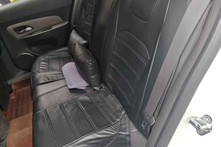 Used Chevrolet Cruze 2014 1.6L SL Millionth Anniversary Edition MT Left Rear Seat