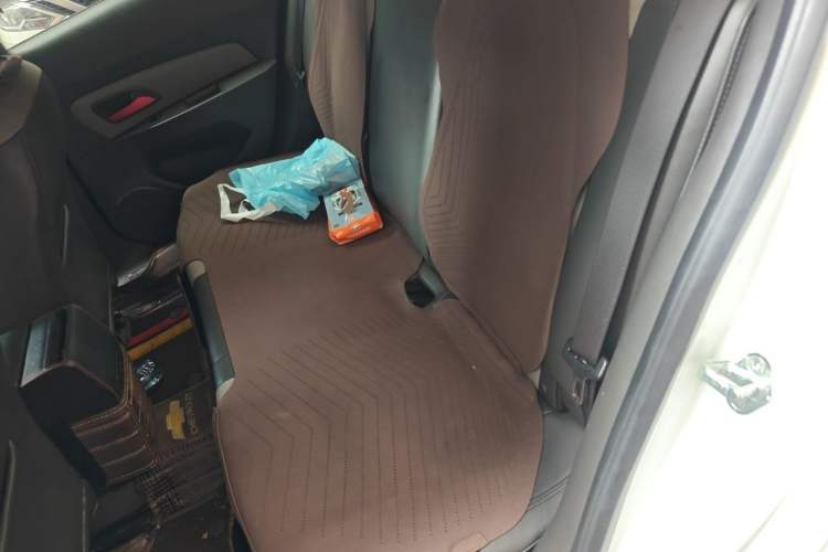 Used Chevrolet Cruze 2014 1.6L SL Millionth Anniversary Edition MT Left Rear Seat