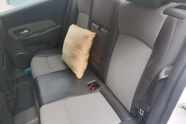 Used Chevrolet Cruze 2014 1.6L SL Millionth Anniversary Edition MT Left Rear Seat