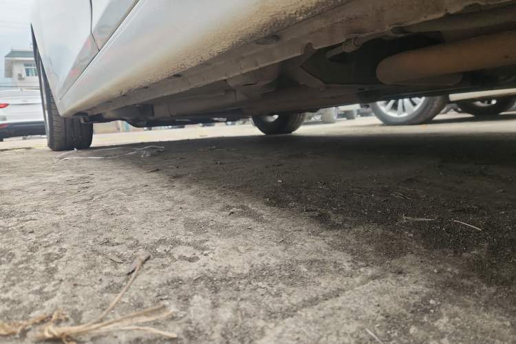 Used Chevrolet Cruze 2014 1.6L SL Millionth Anniversary Edition MT Left Side Sill