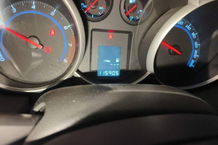 Used Chevrolet Cruze 2014 1.6L SL Millionth Anniversary Edition MT Odometer Close Up