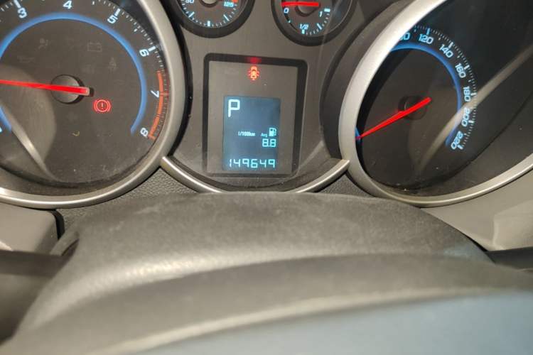 Used Chevrolet Cruze 2014 1.6L SL Millionth Anniversary Edition AT Odometer Close Up