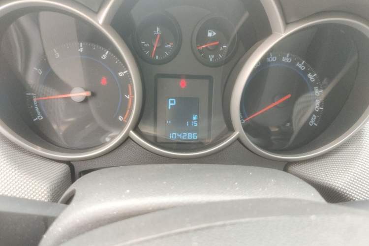 Used Chevrolet Cruze 2014 1.6L SL Millionth Anniversary Edition AT Odometer Close Up