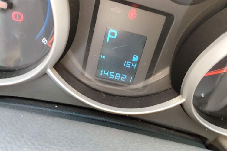 Used Chevrolet Cruze 2014 1.6L SL Millionth Anniversary Edition AT Odometer Close Up