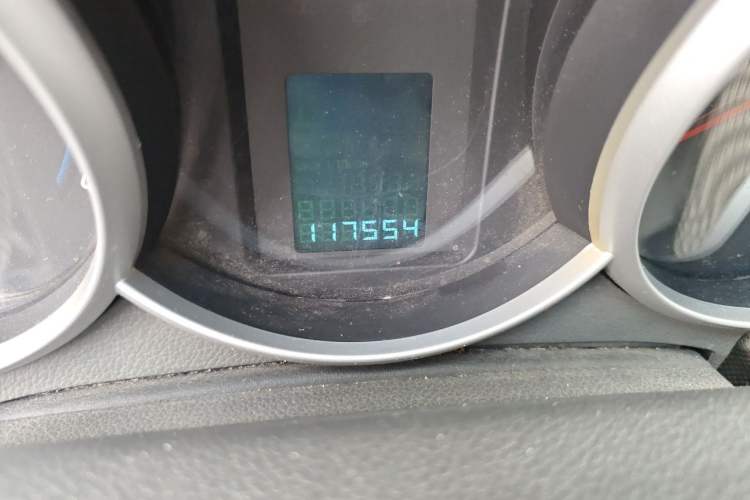 Used Chevrolet Cruze 2014 1.6L SL Millionth Anniversary Edition MT Odometer Close Up