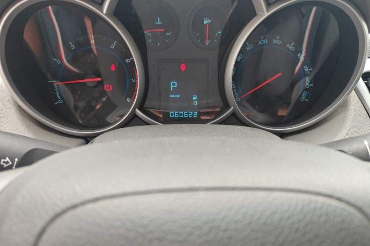 Used Chevrolet Cruze 2014 1.6L SL Millionth Anniversary Edition AT Odometer Close Up