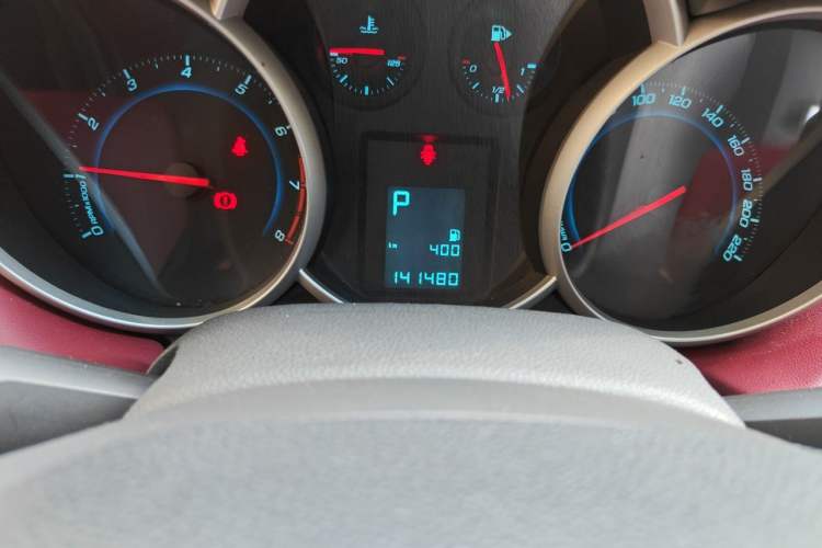 Used Chevrolet Cruze 2014 1.6L SL Millionth Anniversary Edition AT Odometer Close Up