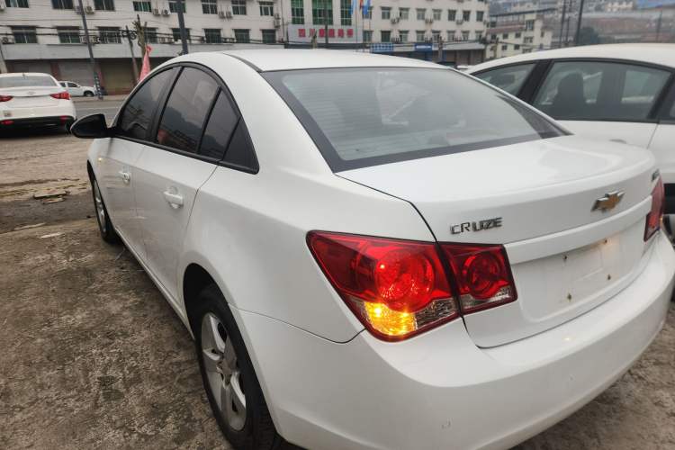 Used Chevrolet Cruze 2014 1.6L SL Millionth Anniversary Edition MT Rear Left 45 Deg