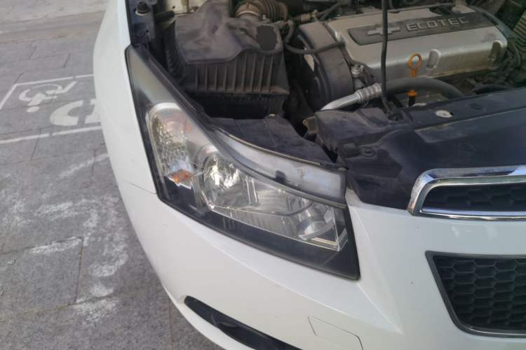 Used Chevrolet Cruze 2014 1.6L SL Millionth Anniversary Edition MT Right Front Headlight