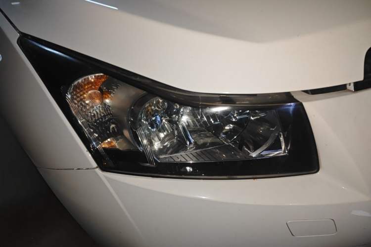 Used Chevrolet Cruze 2014 1.6L SL Millionth Anniversary Edition AT Right Front Headlight