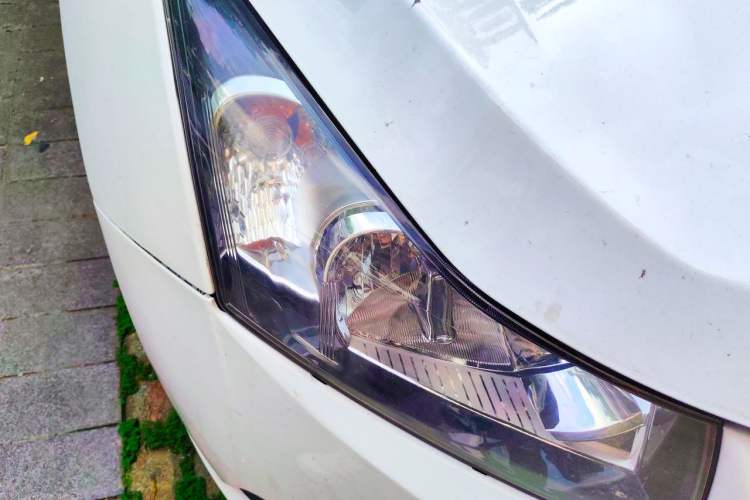 Used Chevrolet Cruze 2014 1.6L SL Millionth Anniversary Edition MT Right Front Headlight