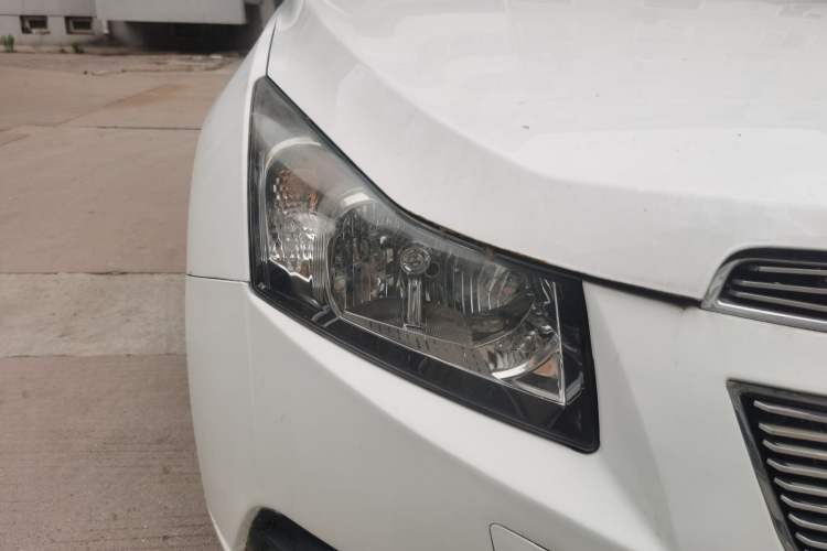 Used Chevrolet Cruze 2014 1.6L SL Millionth Anniversary Edition MT Right Front Headlight