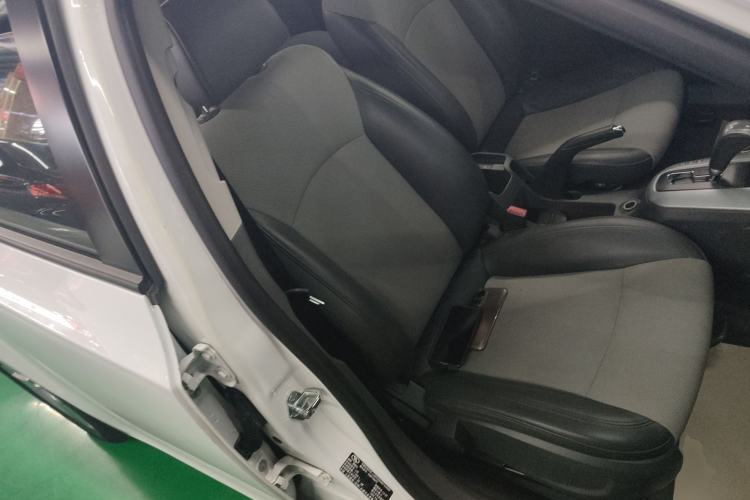 Used Chevrolet Cruze 2014 1.6L SL Millionth Anniversary Edition AT Right Front Seat