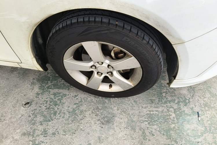 Used Chevrolet Cruze 2014 1.6L SL Millionth Anniversary Edition AT Right Front Wheel Hub