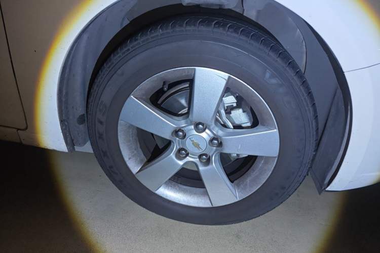 Used Chevrolet Cruze 2014 1.6L SL Millionth Anniversary Edition AT Right Front Wheel Hub