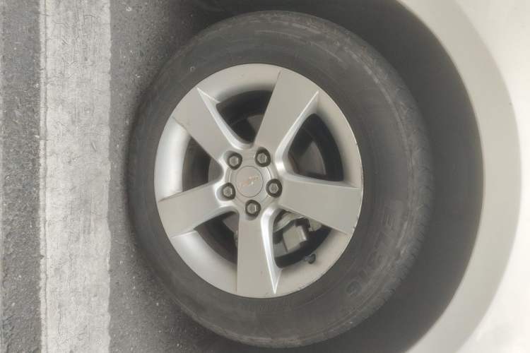 Used Chevrolet Cruze 2014 1.6L SL Millionth Anniversary Edition AT Right Front Wheel Hub