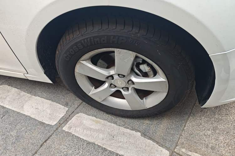 Used Chevrolet Cruze 2014 1.6L SL Millionth Anniversary Edition AT Right Front Wheel Hub