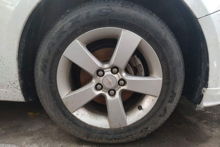 Used Chevrolet Cruze 2014 1.6L SL Millionth Anniversary Edition AT Right Front Wheel Hub