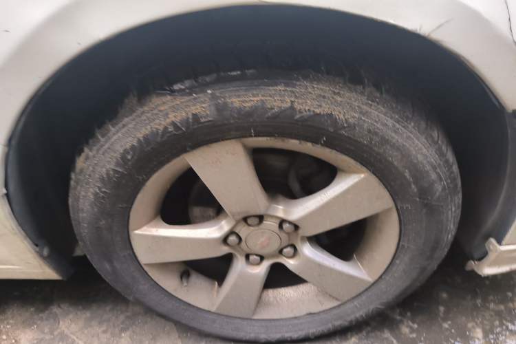 Used Chevrolet Cruze 2014 1.6L SL Millionth Anniversary Edition AT Right Front Wheel Hub