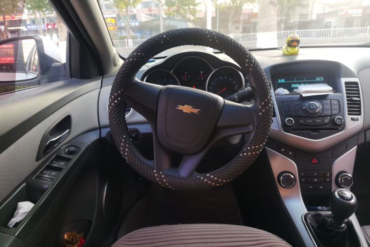 Used Chevrolet Cruze 2014 1.6L SL Millionth Anniversary Edition MT Steering Wheel